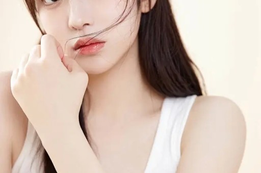 老赖老爸晒聊天记录逼债？严浩翔演唱会崩溃背后真相太扎心