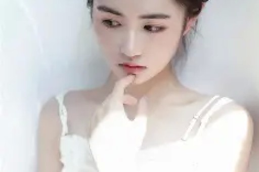 关晓彤被内涵潜规则：更可怕的是所有人都在等塌房