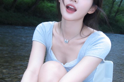 杨紫7月7日外网活动引发争议！网友批评其敏感度不足迪丽热巴受牵连
